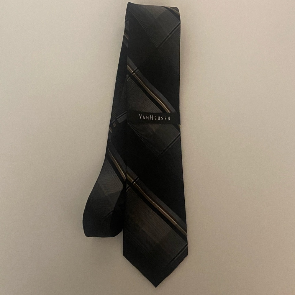 Van Heusen Dark Black/Grey Plaid Tie